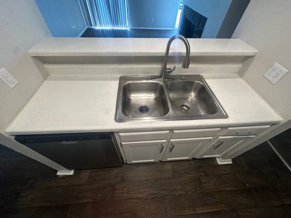 $975 / 2br - 750ft2 - CALL ABOUT OUR SPECIAL NO APPLICATION FEE!! AND 2ND MONTH FREE!! (Tulsa)63981970968067121