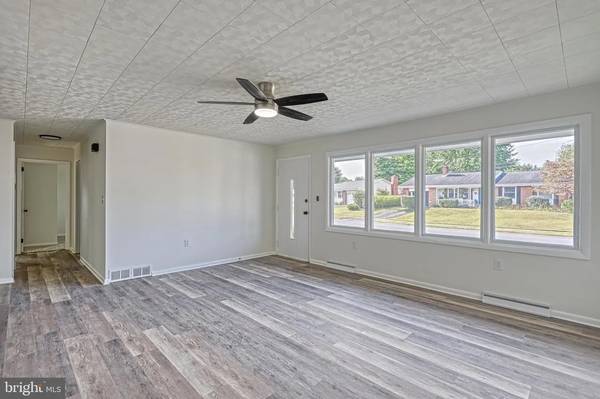 $1,285 / 3br - 2089ft2 - 5218 Stuart Dr, (Mechanicsburg, PA)64010160065411122