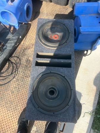 Speaker box  with 12 in speakers 1
