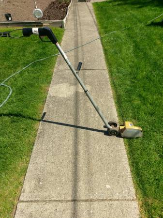 Electric Edger -Black and Decker 1