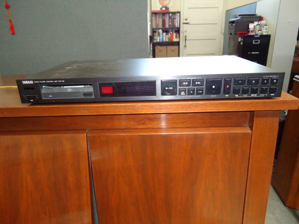 YAMAHA PIANO    ( DISKLAVIER  ) 1