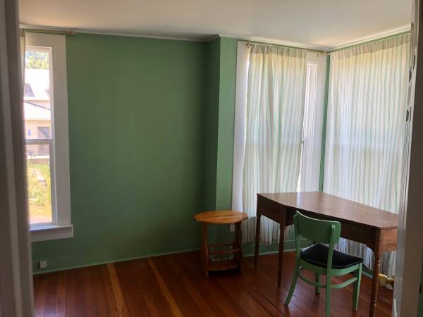 $1,900 / 3br - 1053ft2 - Charming Pullman Downtown House (Pullman)63689276775811122