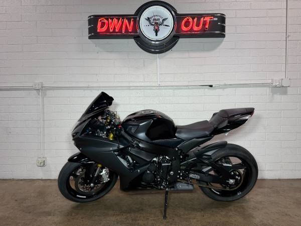 2016 Suzuki GSX-R750 L6 1