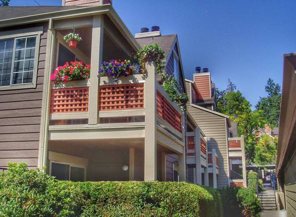$1,865 / 2br - Upgraded Two Bed| Professional On Site Management + Reserved Parking (Beaverton)63820795707393121