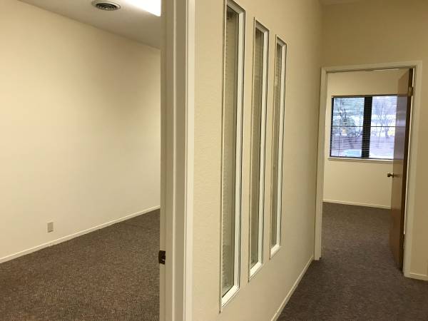 $1,150 / 1150ft2 - Highway 49 exposure! - 1,150sf Office Space - Hwy 49/11899 Edgewood Rd (Auburn)63900437151107123