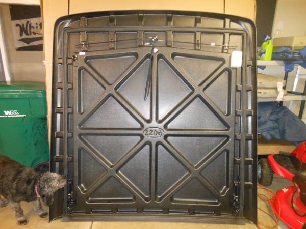 NEW TONNEAU COVER ONE PIECE FORD F150 5FT.5IN. 2019-2026 1