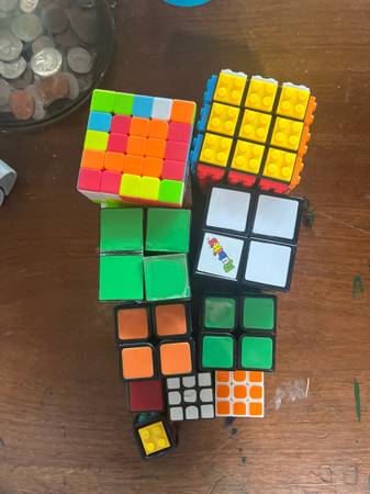 Lot of rubix cubes 1