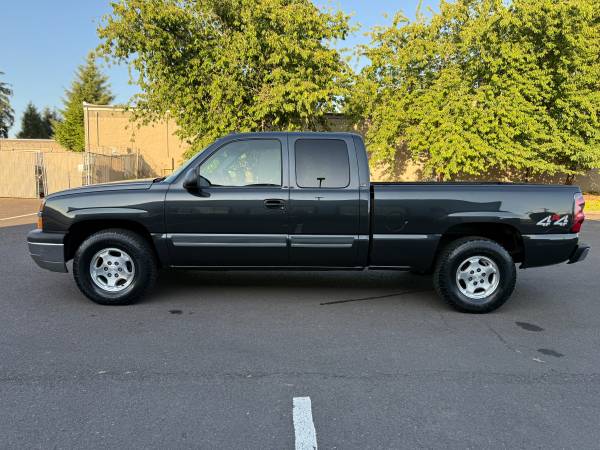 2005 Chevrolet Silverado Hybrid 4WD - 1 DUEÑO / RECIENTEMENTE MANTENIDO / 4X4 - $11,900 (Silverado en Beaverton)63622961977219123