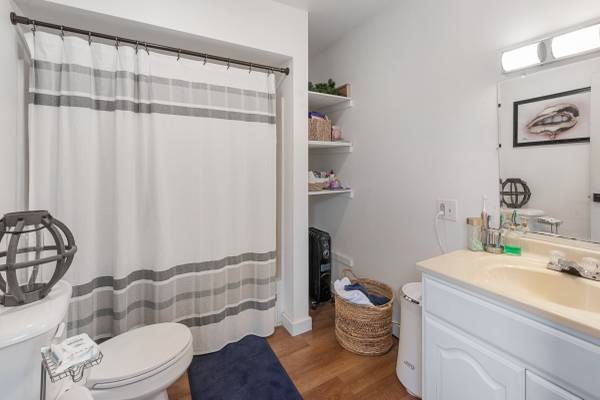 $1,200 / 2br - 2BR Upper Apartment Near Lake Michigan – $1200/mo, In-Unit Laundry (Sheboygan)63813311711489124