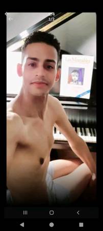 Looking for a gay roommate 1