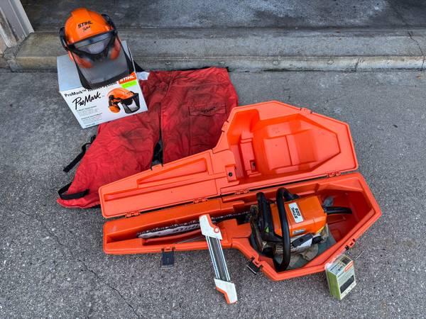 Stihl Chainsaw and protective equipment 1