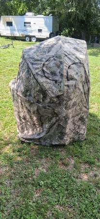 Hunting blind - $40 (Lynn Haven)63440128422531122