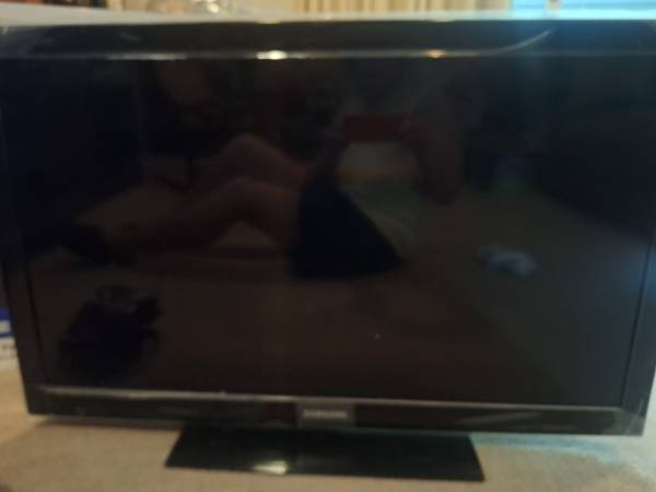 Samsung TV, "dumb", 28" 1