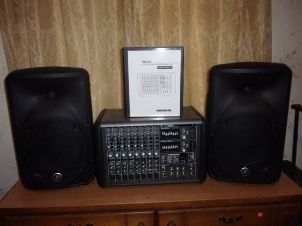 Mackie 1008 1600 Watt Professional PA System 1