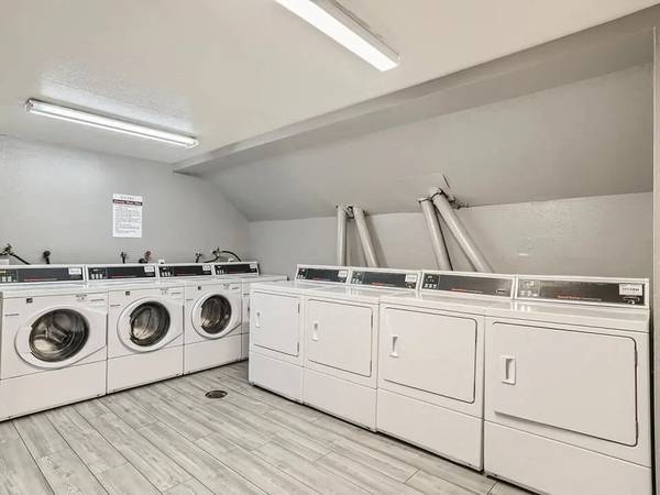 $1,495 / 1br - 580ft2 - ¡Vivienda de verano! (Golden, CO)63679423570307121
