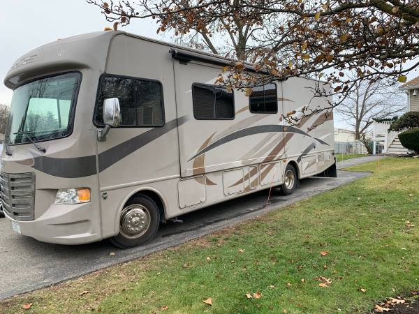 2013 THOR ACE 30 FOOT  CLASS A  DOUBLE  SLIDE  56,000 MILES 1