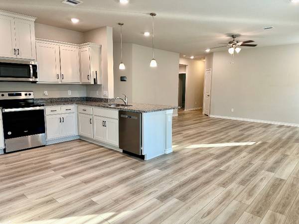 $2100.00 / 3br - 1585ft2 - 2072 Chief in Pleasant Hill, Bryan63806705374209122