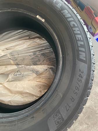 Michelin X-ICE Snow tire 245 65R 17 1