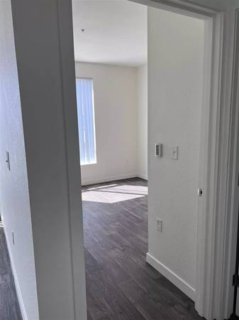 $1,336 / 1 hab - 579 pies² - Explore, sueña, asientate. Tu nuevo viaje comienza con este de 1 hab. (Vancouver)63831397136259124