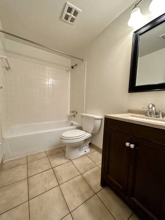 $925 / 1br - Inviting One Bedroom in Plum! Shared Laundry, Equipped Kitchen & More! (Plum / Boyce Park / Plum Borough / Monroeville)64013369215235123