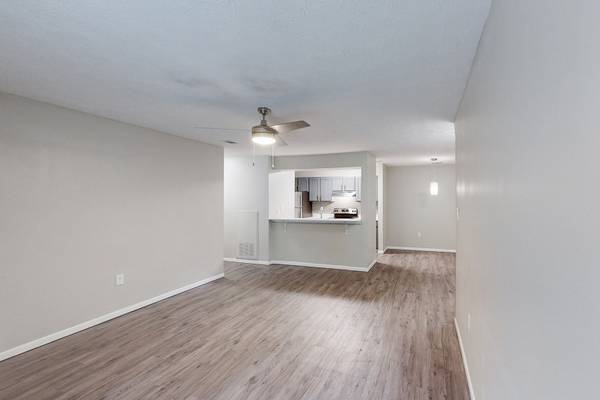 $1,395 / 1br - 750ft2 - Free Wi-Fi in Common Areas, 1B/1B, Situated in Moon Township! (916 Beaver Grade Road, Pittsburgh, PA)64013363451011123