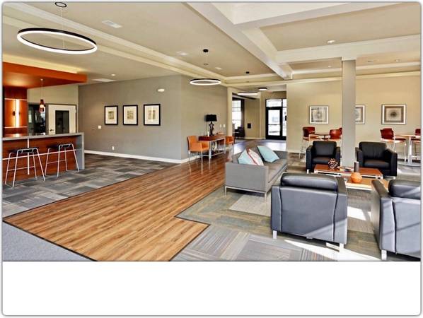 $1,642 / 3br - 1266ft2 - Two paws up for our 3 BR / 2 BA! Omaha's top pet-friendly spot. (Omaha)64021009086721121