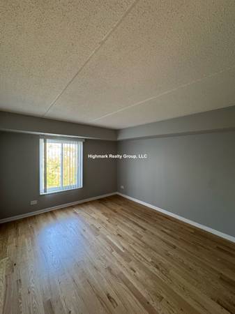 $1,900 / 2br - 💖🌸🏰Palatine Rose! Modern 2BD/2BA w/ 2 Parking & Charm💖🌸🏰 (Palatine)63899124531971124