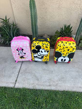 Mickey and Minnie Suitcases 1