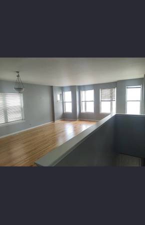 $2,300 / 2br - 1815ft2 - Bright & Spacious 2-Bed / 2-Bath in Gated Community (Chicago)63898858930434123