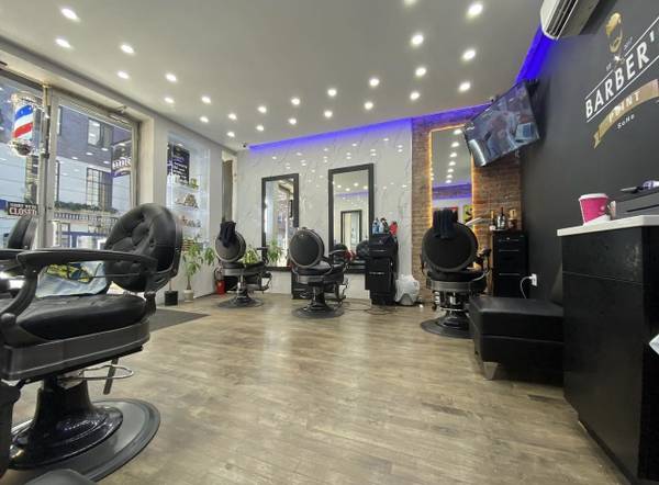 EXPERIENCED BARBER WANTED 1
