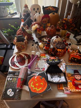 Huge multifamily yard sale/estate sale (Romeo)63859008628995122