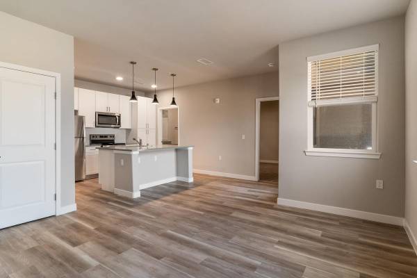 $2,113 / 2br - 1025ft2 - Centro de Fitness de Última Generación, Techos de 10', Encimeras de Cuarzo (Santa Fe)63806019821441121