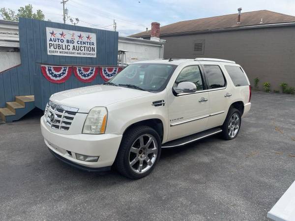 2007 Cadillac Escalade 1500 1/2 tonelada - $6,000 (+ Auto Bid Center)63471856345729123