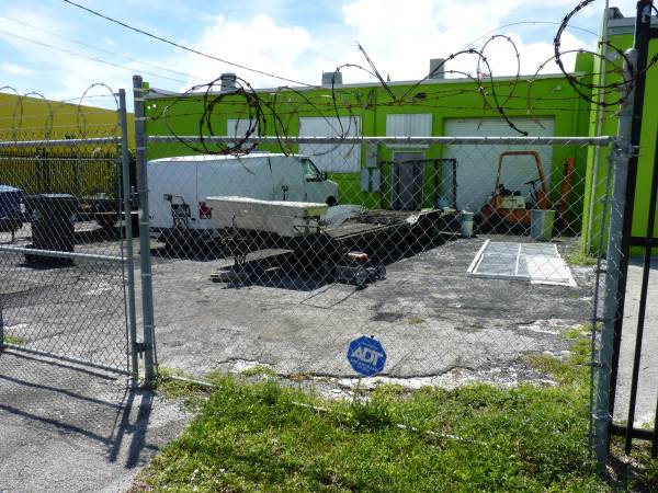 $100 / 200ft2 - Almacene Su Automóvil - Remolque o Pequeña Embarcación Económico - Mensual (Hollywood)63825138275841120