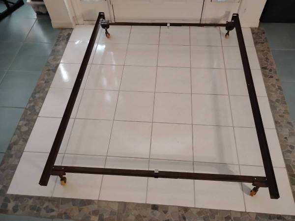 Adjustable Metal Bedframe Twin-size Full-size Queen-size Local Deliver 1