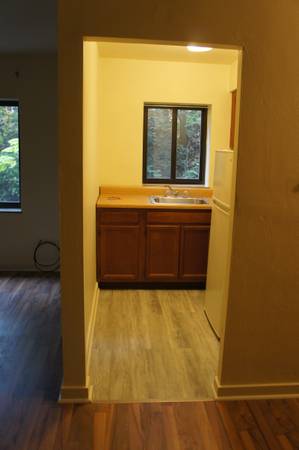 $1,050 / 1hab - 650ft2 - Excelente 1hab en Regent Square $1050 (560Allenby Ave.)64013203487619123