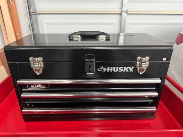 Black Husky Portable Tool Chest 1