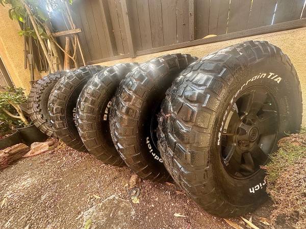 4 set +1 extra diff mode tire-Toyota Tacoma Rims + BF Goodrich Mud Terrain  35/1 1