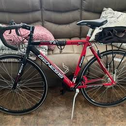 Genesis 700 RoadTech Aluminum Frame Mens Bike 1