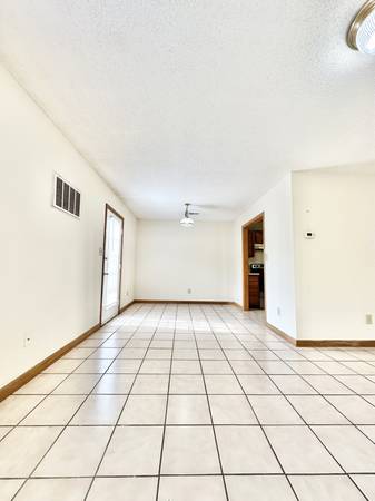 $1200.00 / 2br - Cozy 2BR Townhouse | Prime Johnson City Location | Available IMMEDIATE63908516564866121