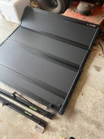 Tonneau folding cover 1