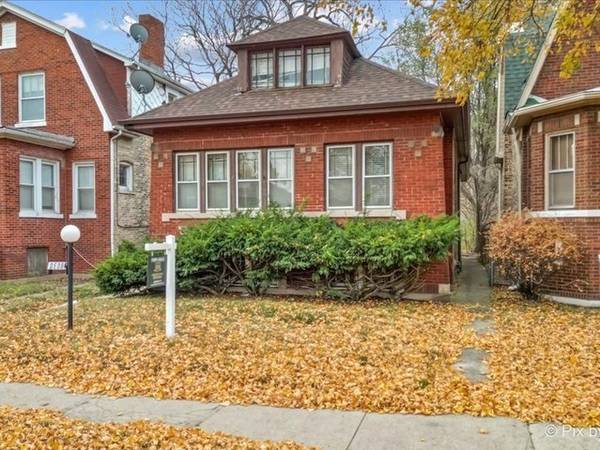 $165,000 / 3br - Beautiful Large Brick Bungalow Home For Sale (Chicago, Chatham)64201214086787121