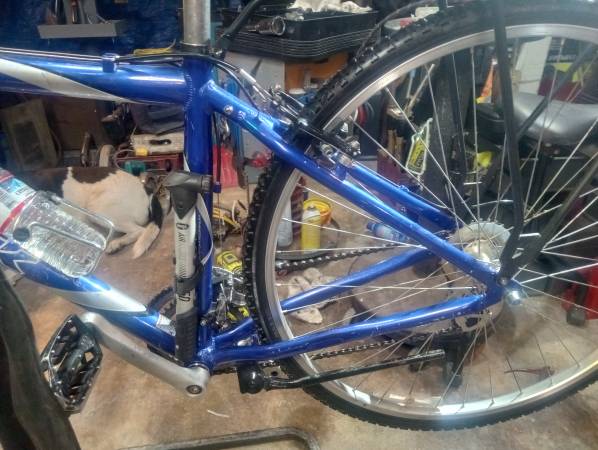 Trek 7200 multitrack street bike 1