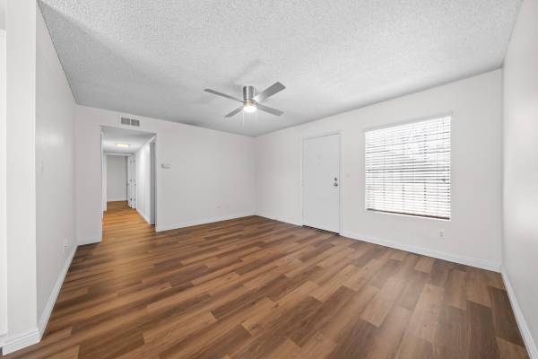$2,195 / 2br - 805ft2 - 2 Bedroom Available Now! (La Mesa)63841343806209124