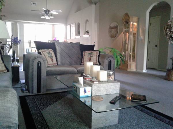 $650 All Bills Paid" Month to Month (No Lease) Room in Newer Home in B. A. (91st & Elm - SE. Tulsa)64054254951811120