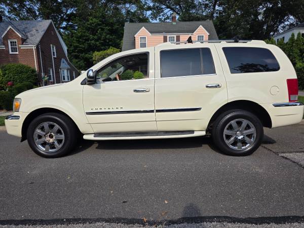2009 Chrysler Aspen LTD, SUV, AWD, 7 Pasajeros, 110 K, Completo, Limpio, NEG - $3,45063654721106305121