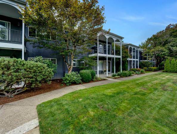 $1,495 / 2br - FRIDAY OPEN HOUSE @ NOON! - Private Courtyard + Game Room (Beaverton)63867269602819123