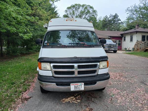 1998/99 Dodge 3500 Coach House Class B 5.9 motor - $15,000 (ONALASKA)63618693461761122