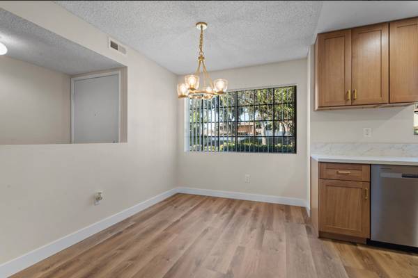 $2,950 / 2br - 1125ft2 - Remodeled 2BR Condo with Garage, Backyard & Pool Hilltop neighborhood (Chula Vista)64037042587137122
