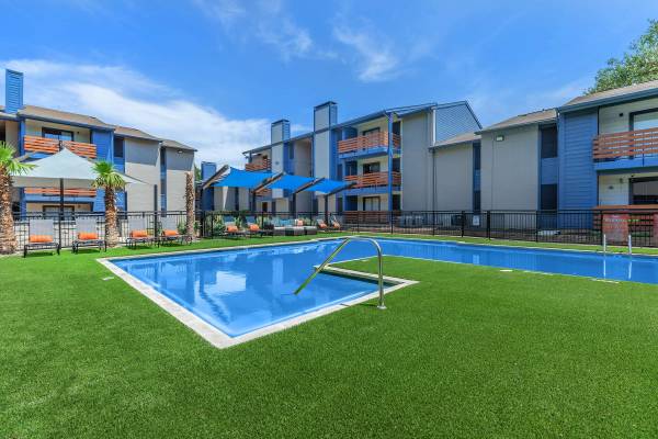 $1,000 / 1br - 616ft2 - 1/bd, Package receiving, Stainless Steel Appliances (2501 Webb Chapel Ext, Dallas, TX)63867601592067124